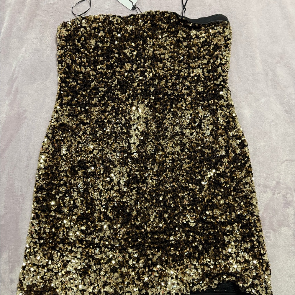 Sequin Gold and Black Dynamite Dress - Picture 2 of 3